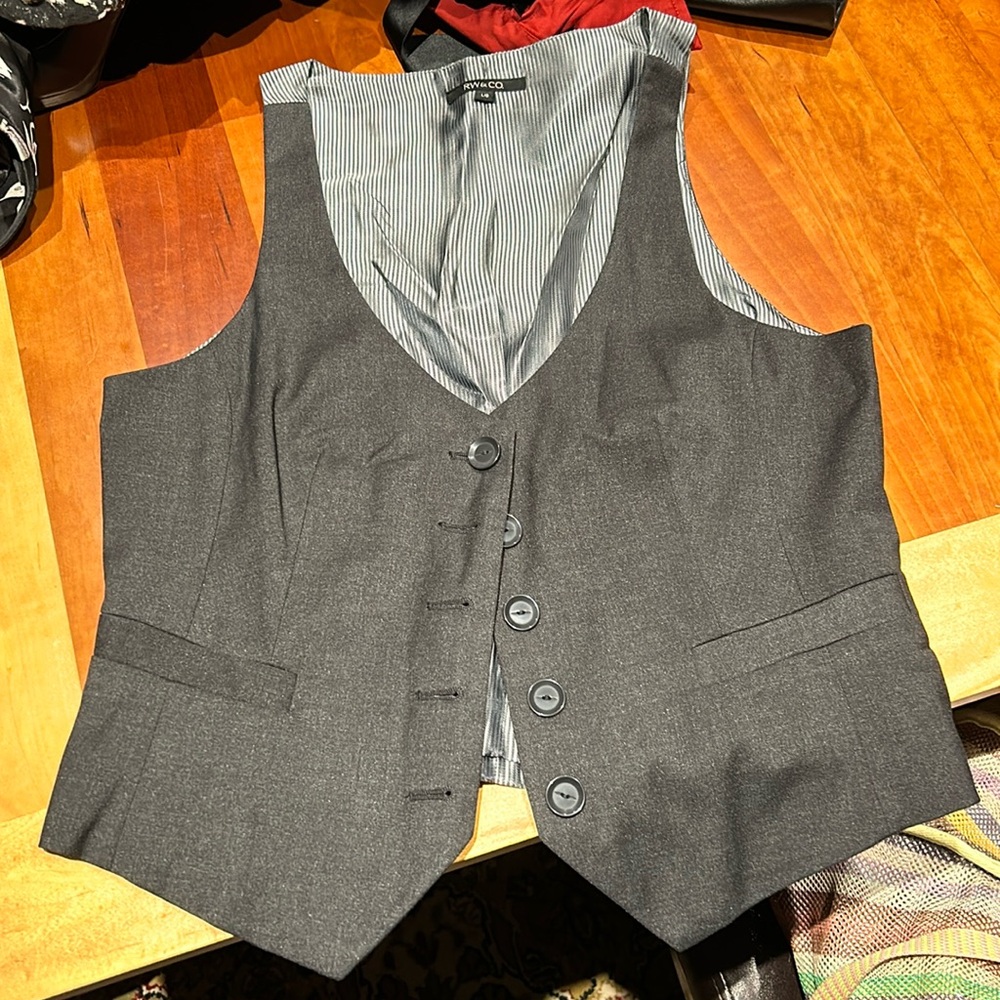 super cute & trendy vest